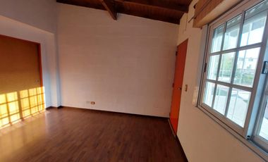 Venta de  Propiedad en 2 plantas S/Lote 8.66x37M²  en  Saenz Peña - Ideal Vivienda o Uso Comercial