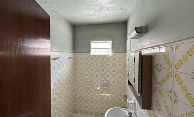 Casa 4 ambientes con patio para dos familias en VENTA en Wilde Avellaneda