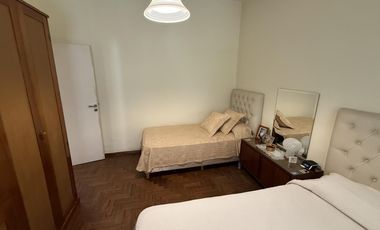 Casa 4 ambientes con patio para dos familias en VENTA en Wilde Avellaneda