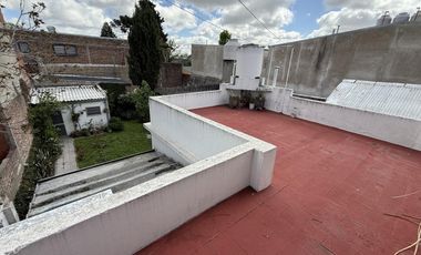 Casa 4 ambientes con patio para dos familias en VENTA en Wilde Avellaneda