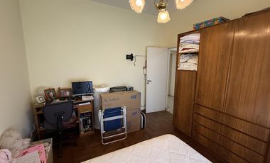 Casa 4 ambientes con patio para dos familias en VENTA en Wilde Avellaneda