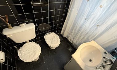 Casa 4 ambientes con patio para dos familias en VENTA en Wilde Avellaneda