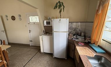 Casa 4 ambientes con patio para dos familias en VENTA en Wilde Avellaneda