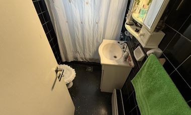 Casa 4 ambientes con patio para dos familias en VENTA en Wilde Avellaneda