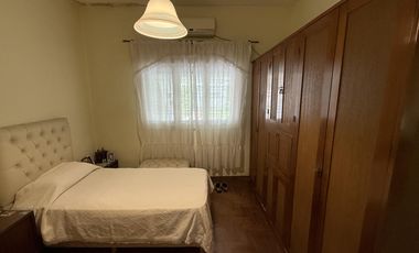 Casa 4 ambientes con patio para dos familias en VENTA en Wilde Avellaneda