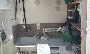 CASA. VENTA. 3 AMB. 2 DORM. BAÑO. TOILETTE. PATIO. LAVADERO