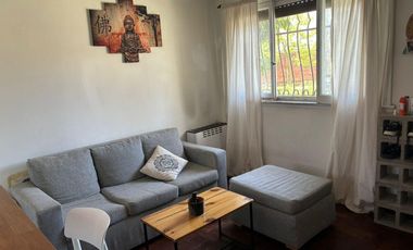 CASA. VENTA. 3 AMB. 2 DORM. BAÑO. TOILETTE. PATIO. LAVADERO