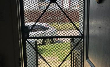 CASA. VENTA. 3 AMB. 2 DORM. BAÑO. TOILETTE. PATIO. LAVADERO