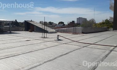 VENTA EXCELENTE EDIFICIO COMERCIAL EN CENTRO DE PILAR - ZONIFICACION UCA