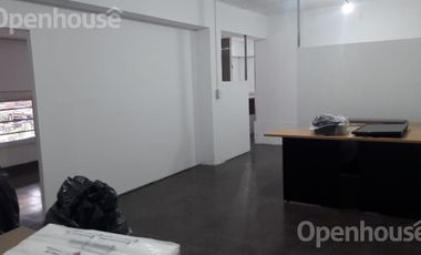 VENTA EXCELENTE EDIFICIO COMERCIAL EN CENTRO DE PILAR - ZONIFICACION UCA