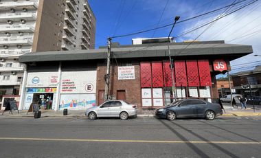 VENTA EXCELENTE EDIFICIO COMERCIAL EN CENTRO DE PILAR - ZONIFICACION UCA