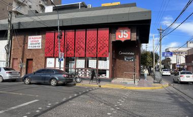 VENTA EXCELENTE EDIFICIO COMERCIAL EN CENTRO DE PILAR - ZONIFICACION UCA