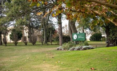 La Rinconada. VENTA lote 50 (1000 m2), vista al GOLF. PERMUTA directa por departamento(s).