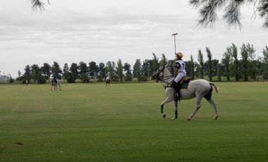 La Rinconada. VENTA lote 50 (1000 m2), vista al GOLF. PERMUTA directa por departamento(s).