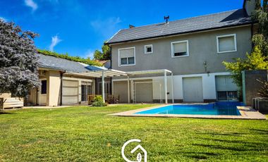 Casa en  B. Capellán