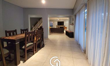 Casa en  B. Capellán