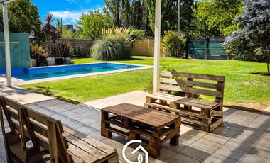 Casa en  B. Capellán