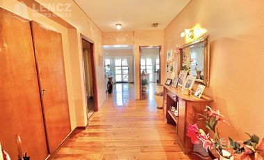 Venta Departaento Semipiso 6 Ambientes con doble cochera, Plaza Conesa, Pileta- Quilmes