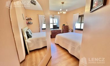 Venta Departaento Semipiso 6 Ambientes con doble cochera, Plaza Conesa, Pileta- Quilmes