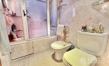 Venta Departaento Semipiso 6 Ambientes con doble cochera, Plaza Conesa, Pileta- Quilmes