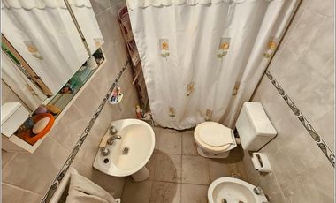 Casa en venta en Timbues de 2 dormitorios con piscina y gran terreno.