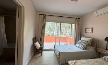 Casa sobre dos Lotes en Venta en la Herradura