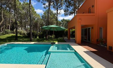 Casa sobre dos Lotes en Venta en la Herradura