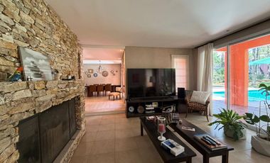 Casa sobre dos Lotes en Venta en la Herradura