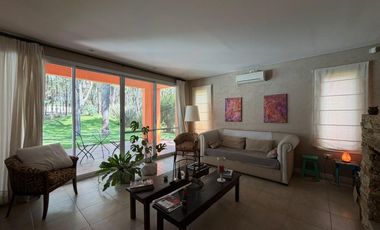 Casa sobre dos Lotes en Venta en la Herradura