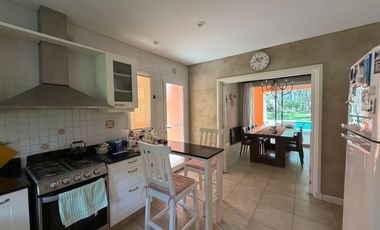 Casa sobre dos Lotes en Venta en la Herradura