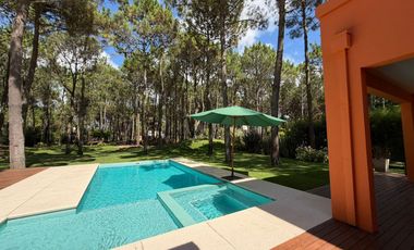 Casa sobre dos Lotes en Venta en la Herradura