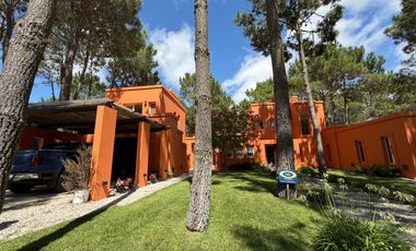 Casa sobre dos Lotes en Venta en la Herradura