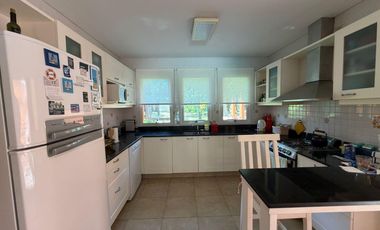 Casa sobre dos Lotes en Venta en la Herradura