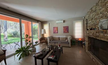 Casa sobre dos Lotes en Venta en la Herradura