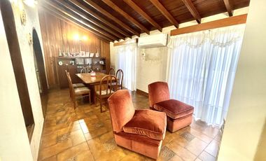 Casa 5 ambientes en Venta en Banfield Oeste con jardín y deposito/galpón en planta baja