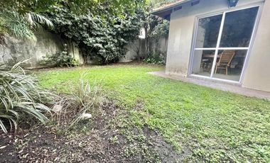 Casa 5 ambientes en Venta en Banfield Oeste con jardín y deposito/galpón en planta baja