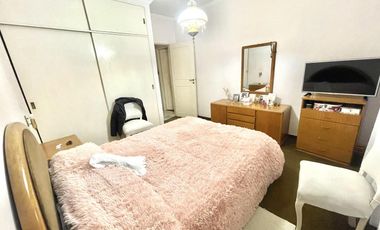 Casa 5 ambientes en Venta en Banfield Oeste con jardín y deposito/galpón en planta baja