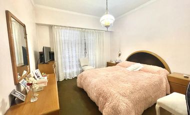 Casa 5 ambientes en Venta en Banfield Oeste con jardín y deposito/galpón en planta baja