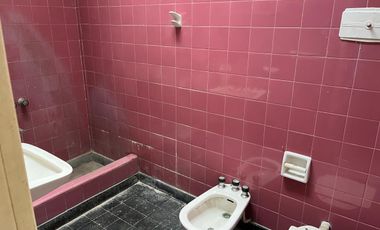 Casa en excelente ubicacion sobre lote de 13 x 56!