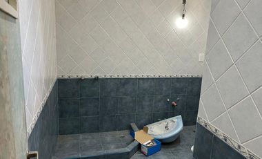 Casa en excelente ubicacion sobre lote de 13 x 56!