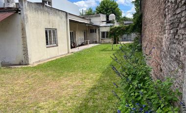 Casa en excelente ubicacion sobre lote de 13 x 56!