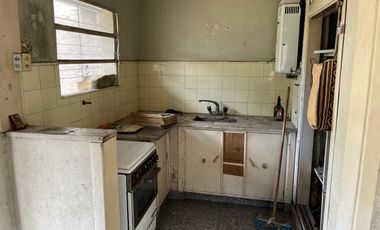 Casa en excelente ubicacion sobre lote de 13 x 56!