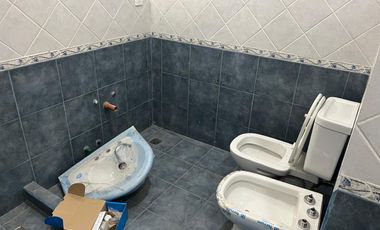 Casa en excelente ubicacion sobre lote de 13 x 56!