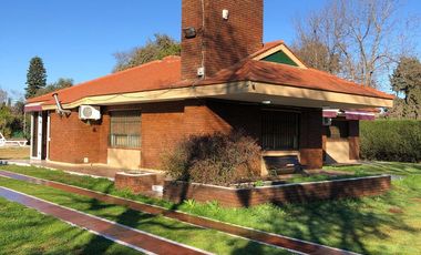 Casa en Funes - 3 dormitorios - pileta