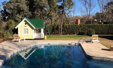 Casa en Funes - 3 dormitorios - pileta