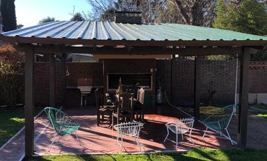 Casa en Funes - 3 dormitorios - pileta