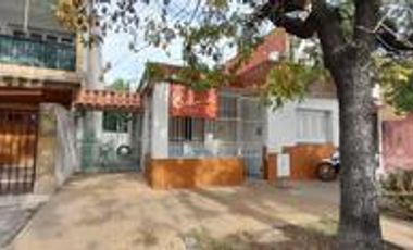 Casa -venta- a refaccionar-Lanús