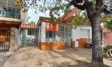 Casa -venta- a refaccionar-Lanús