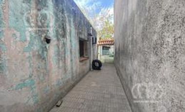 Casa -venta- a refaccionar-Lanús