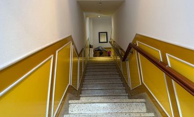 Casa de 3 ambientes con cochera y 3 locales en planta baja - Wilde